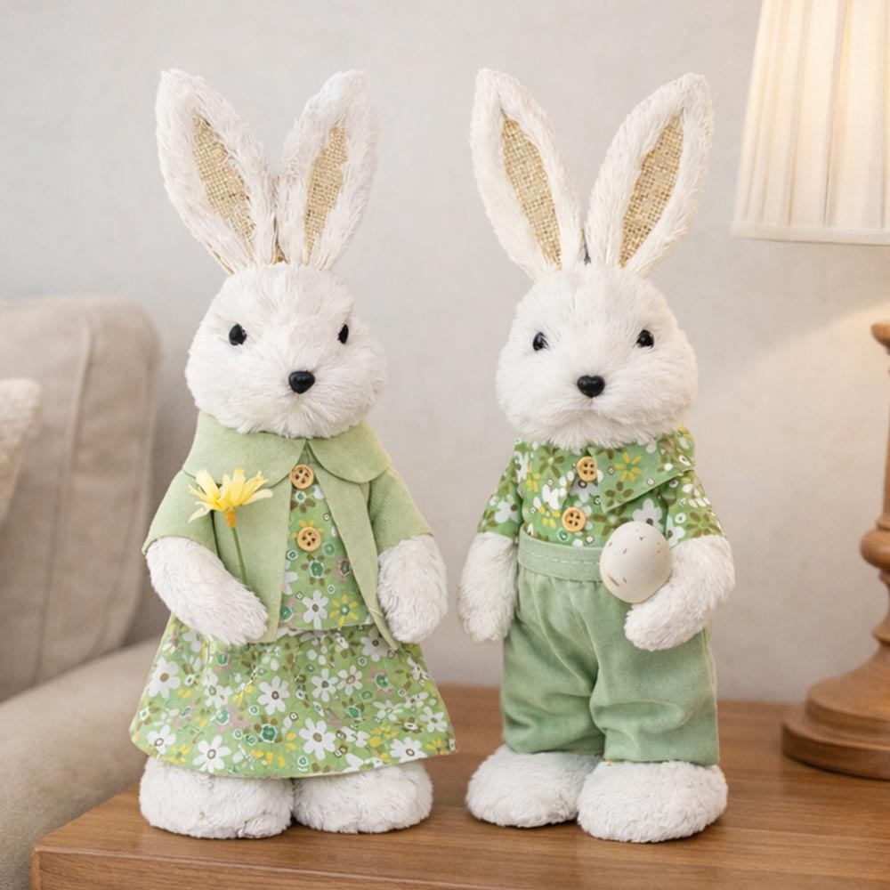 Coppia coniglietti di campagna decorativi vestito verde con dettagli h 32 cm.